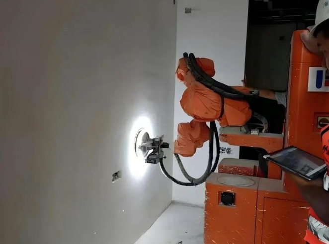??全國首個！中建四局用機器人“智”造保障房，節約40%工時！
