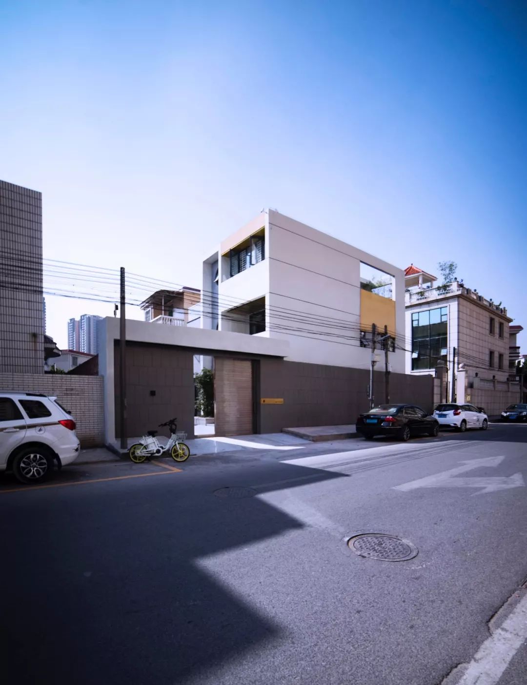 廢棄30年的舊宅，建筑師改后不僅清爽通透，還多了1間房和2個院子