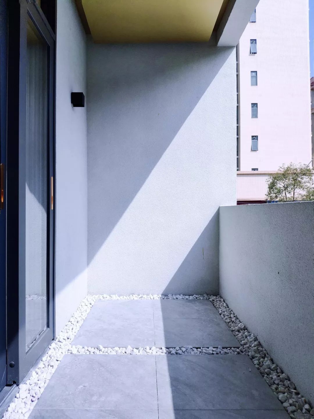 廢棄30年的舊宅，建筑師改后不僅清爽通透，還多了1間房和2個院子