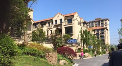 8.2.1保護(hù)或修復(fù)場地生態(tài)環(huán)境，合理布局建筑及景觀